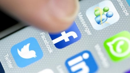 Những ứng dụng ảnh hưởng hiệu suất và gây tốn pin nhất trên Android - 1 Facebook là ứng dụng hầu như không thể thiếu trên mọi smartphone chạy Android, nhưng lại là ứng dụng gây ảnh hưởng lớn nhất đến hiệu suất cũng như thời lượng pin trên thiết bị