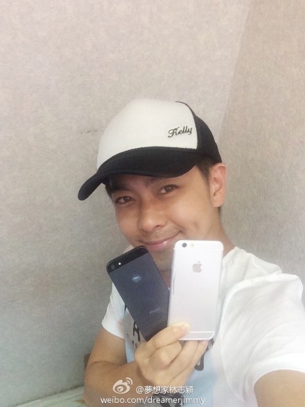 Ngôi sao Đài Loan Lâm Chí Dĩnh khoe ảnh chụp cùng iPhone 7 Plus - 1 Lâm Chí Dĩnh từng khoe ảnh chụp cùng iPhone 6 vào tháng 6/2014 khi sản phẩm chưa ra mắt