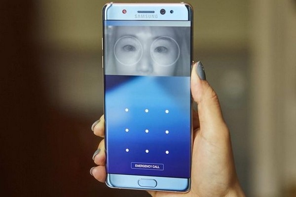 Cảm biến quét mống mắt sẽ sớm xuất hiện trên smartphone tầm trung - 1 Samsung tự tin tuyên bố bảo mật mống mắt là hình thức bảo mật sinh trắc học an toàn nhất hiện nay