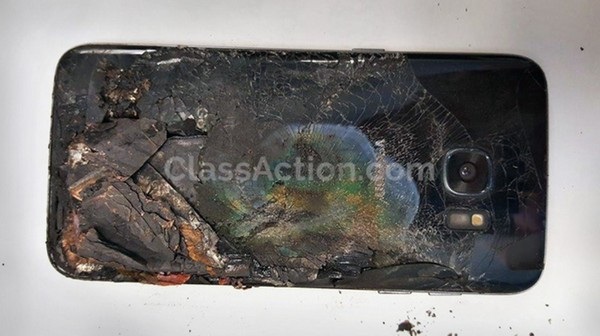 Galaxy Note7 phát nổ trên tay, một bé trai 6 tuổi bị bỏng - 2 Chiếc Galaxy S7 edge của Remirez bất ngờ bốc cháy khiến ảnh bị bỏng nặng ở chân