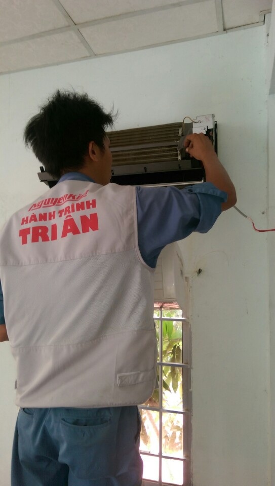 Hành trình tri ân – Tiếp sức tương lai”: Phục vụ cộng đồng bằng các hoạt động thiết thực - 3 Bảo hành, bảo trì miễn phí tại nhà