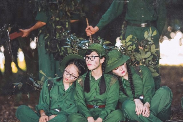 Bộ ảnh kỷ yếu đậm chất lính của học sinh Ninh Bình - 12 Bộ ảnh kỷ yếu đậm chất lính của học sinh Ninh Bình - 12