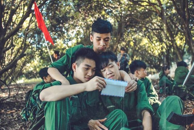 Bộ ảnh kỷ yếu đậm chất lính của học sinh Ninh Bình - 8 Bộ ảnh kỷ yếu đậm chất lính của học sinh Ninh Bình - 8