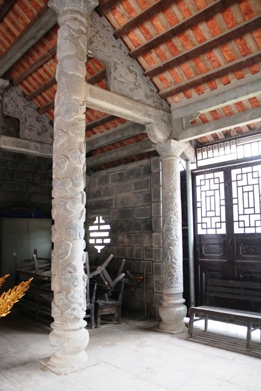 Một góc trong ngôi đình đá độc đáo bậc nhất cố đô Hoa Lư (Ninh Bình).