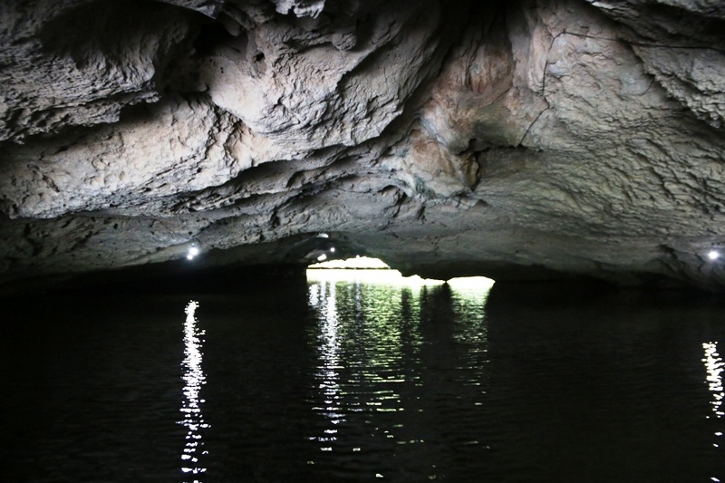 
Đệ nhất xuyên thủy động Hang Luồn
