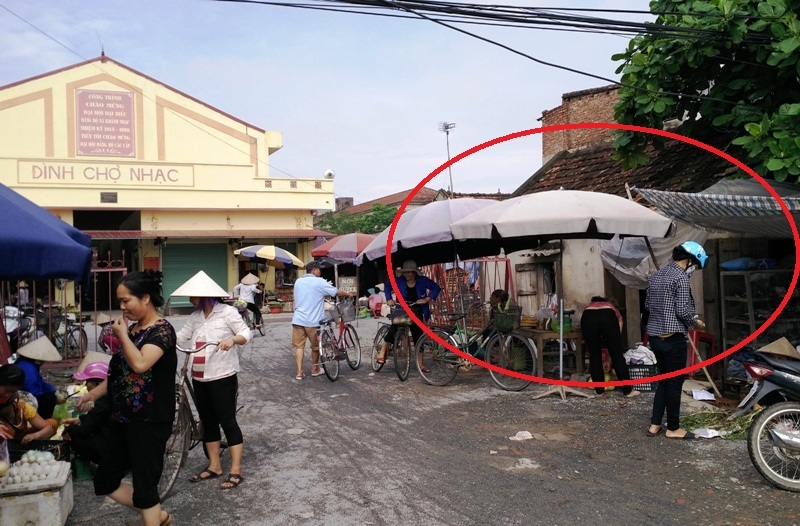 Vụ tìm công lý 35 m2 đất: Gia đình liệt sĩ cầu cứu đến lãnh đạo Trung ương - 5 Thửa đất bà Lê Thị Tứ được chính quyền cấp (vòng tròn đỏ) bên chợ Nhạc cùng đợt với nhiều gia đình chính sách khác, những gia đình khác được cấp sổ đỏ còn đất gia đình bà bị biến thành đất mượn bị thu hồi.