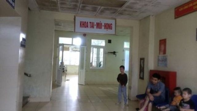 Bệnh viện Nhi Thanh Hóa có “móc túi” bệnh nhân? - 1 Khoa Tai-Mũi - Họng- Bệnh viện Nhi Thanh Hóa nơi các bệnh Nhi phải góp tiền mua dao với giá chênh lệch khó hiểu
