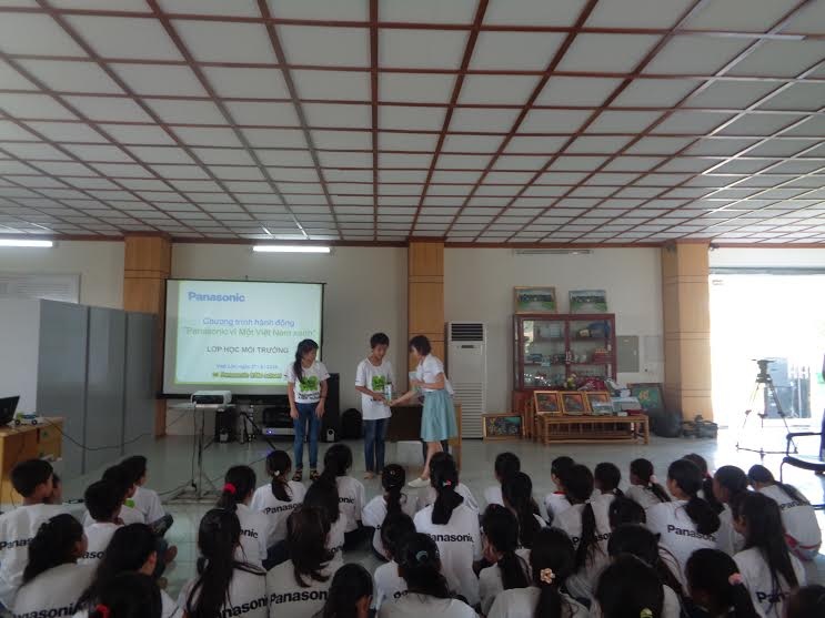Lớp học môi trường ở di sản văn hóa thế giới - 1 Lớp học môi trường giúp học sinh nâng cao ý thức bảo vệ môi trường, bảo vệ di sản