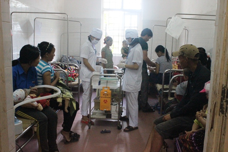 Không những tình trạng thiếu bác sĩ trầm trọng, tại Thanh Hóa, tình trạng thiếu giường bệnh cũng là bài toán nan giải