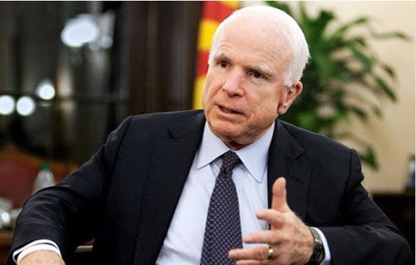 Chủ tịch Uỷ ban Quân vụ Thượng viện Mỹ, Thượng Nghị sỹ John McCain (Ảnh: Asahi Shimbun)