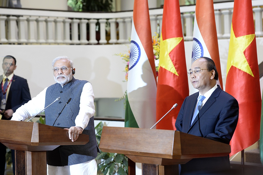 Thủ tướng Nguyễn Xuân Phúc và Thủ tướng Modi tại cuộc họp báo sáng nay
