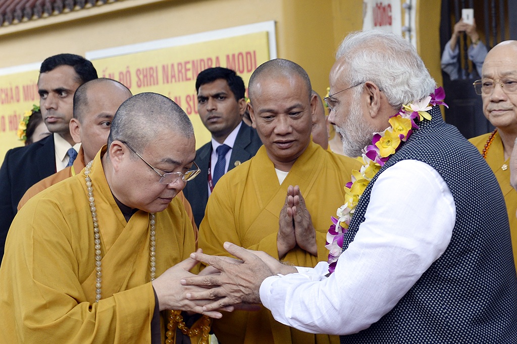 Thủ tướng Ấn Độ thành kính dâng hương tại chùa Quán Sứ - 6