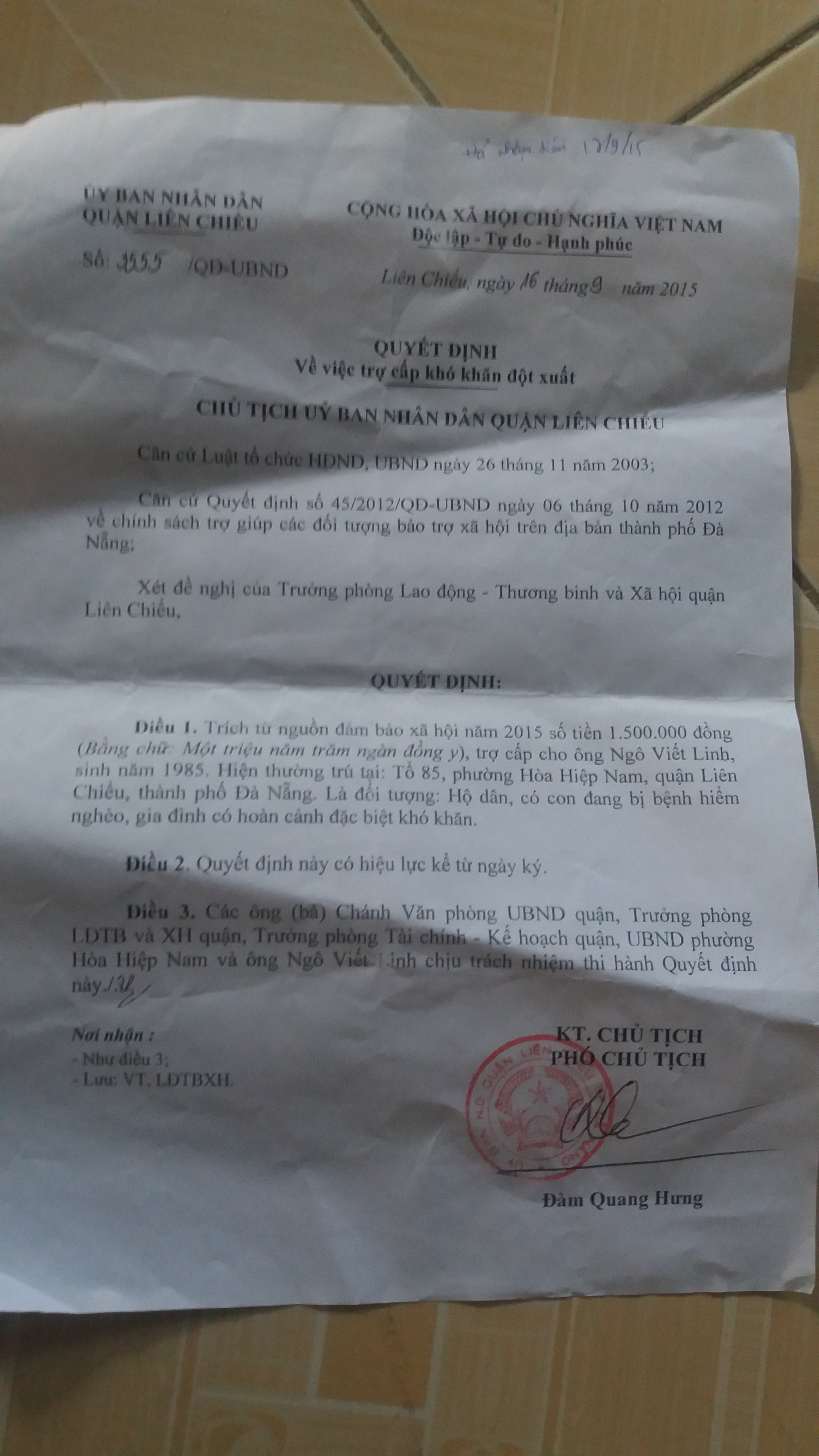 Thương bé 2 tuổi bị ung thư bạch cầu cấp dòng tủy - 4 Quyết định trợ cấp khó khăn đột xuất của UBND quận Liên Chiểu cho gia đình anh Linh