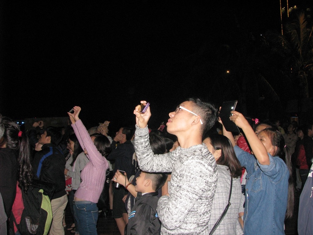 Nhiều người tranh thủ ghi lại những hình ảnh đẹp