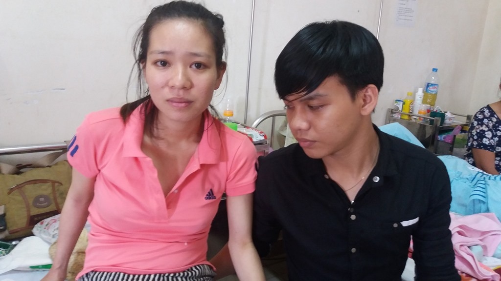 Giây phút vỡ òa hạnh phúc đón bé trai chào đời ở độ cao 10.000m - 2
Nghĩ lại giây phút sinh con trên máy bay, chị Nga vẫn chưa hết hồi hộp, lo lắng.