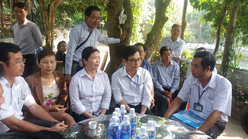 Đến hạn cuối cùng, biệt phủ của đại gia vàng mới tháo dỡ được hơn 80% - 5 Đoàn gồm các ban, ngành TP Đà Nẵng, quận Liên Chiểu kiểm tra và làm việc với gia đìnhh ông Quang