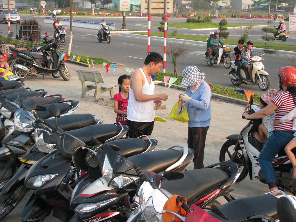 Dịch vụ giữ xe...