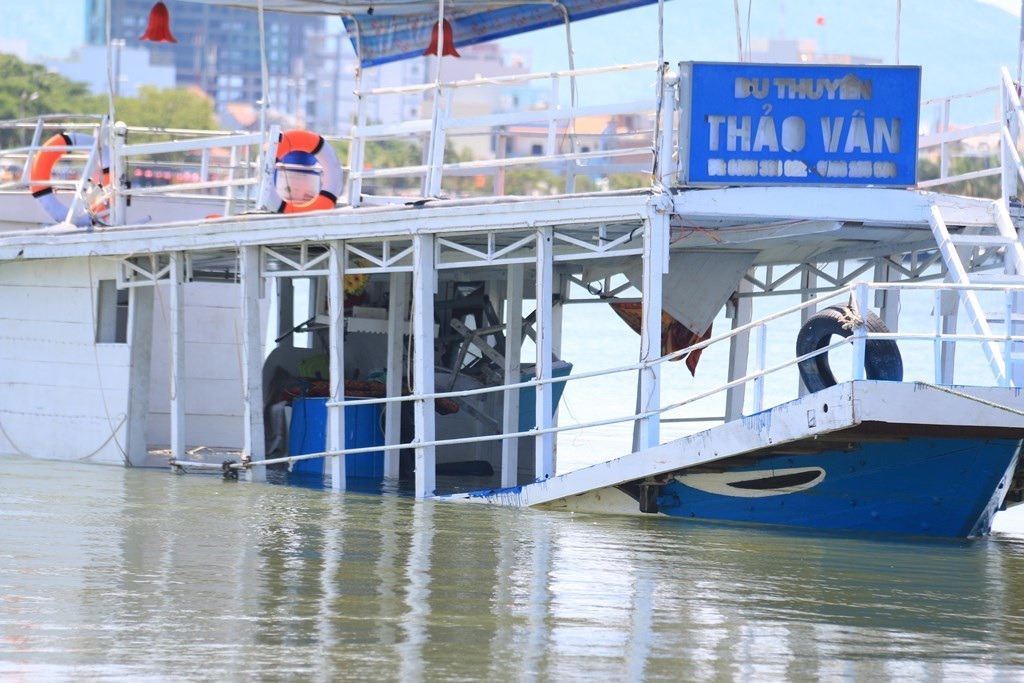 Vụ lật tàu trên sông Hàn tối 4/6 khiến 3 người thiệt mạng