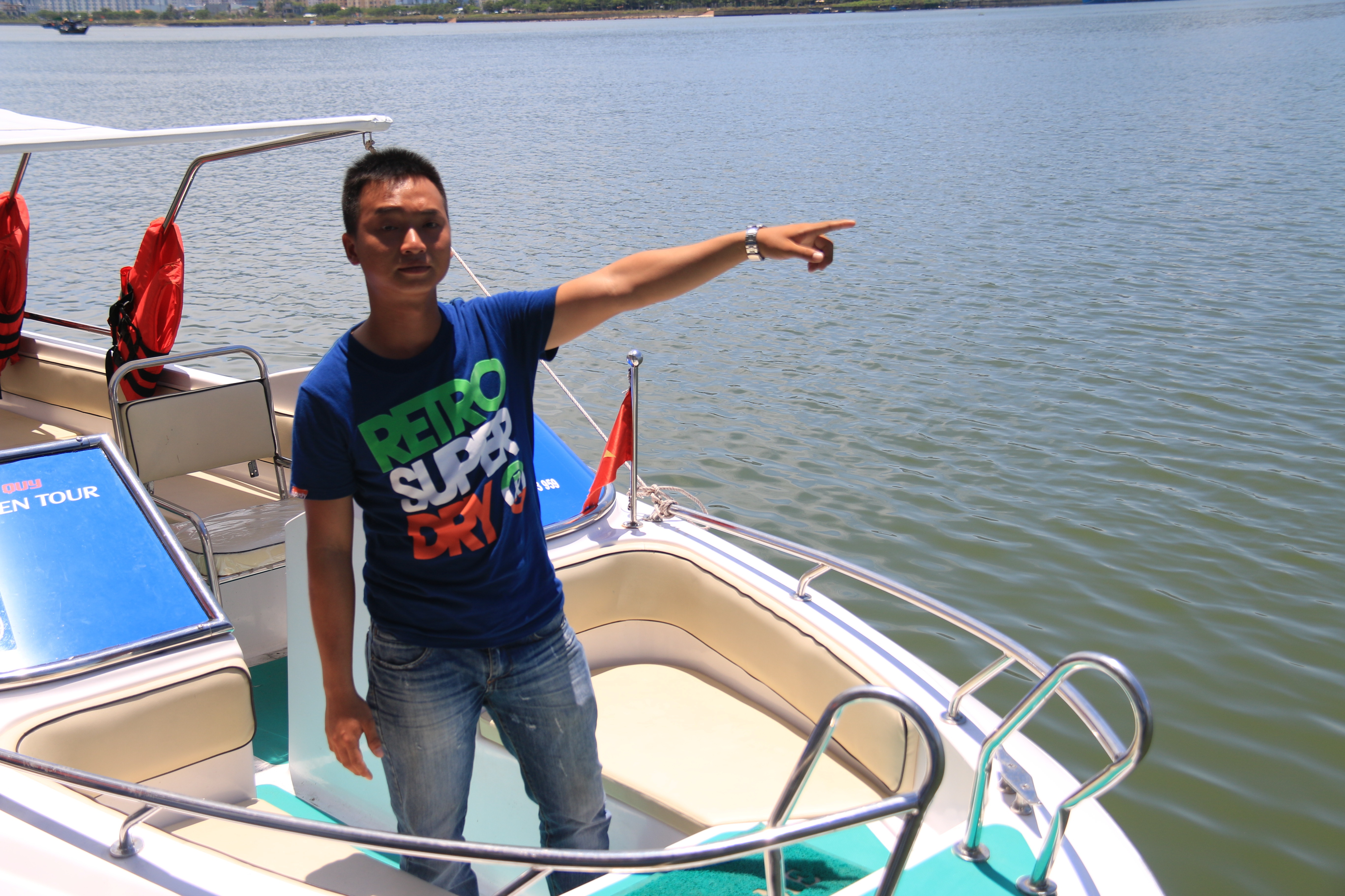 Anh Lê Văn Hoa đã cứu được nhiều người trong vụ lật tàu