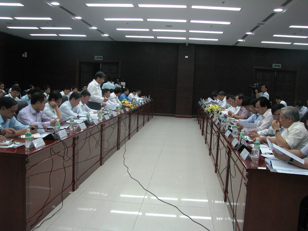 Sáng 9/6, Bộ trưởng Bộ Giao thông vận tải Trương Quang Nghĩa đã có buổi làm việc với lãnh đạo Đà Nẵng về công tác quản lý, đầu tư kết cấu hạ tầng giao thông trên địa bàn thành phố.