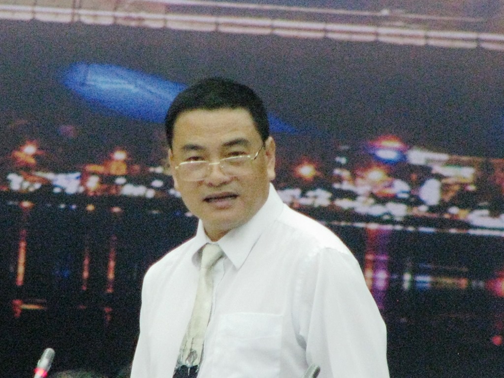 Ông Phạm Bắc Bình, Chủ tịch hiệp hội doanh nghiệp nhỏ và vừa Đà Nẵng kiến nghị tại buổi đối thoại