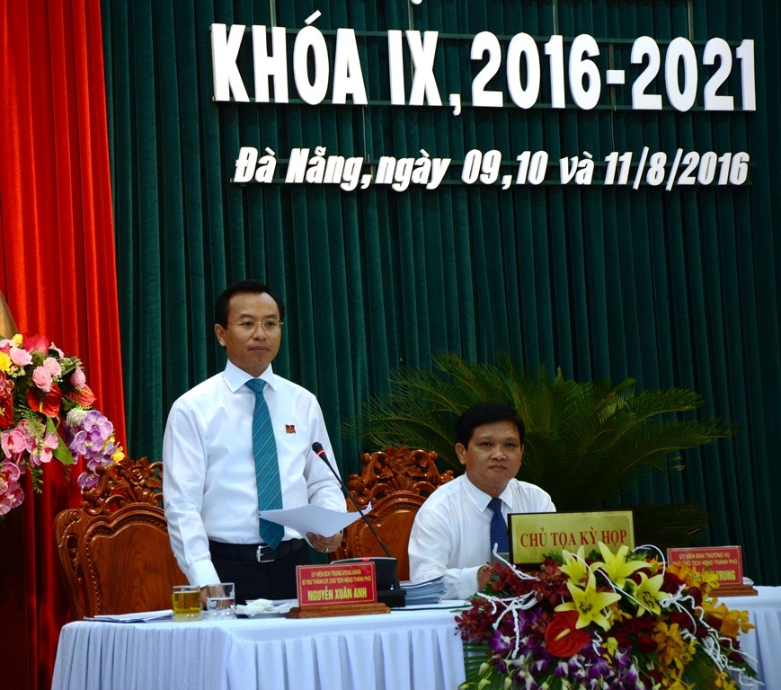 
Theo ông Nguyễn Xuân Anh, ai chặt một cây rừng cũng phải trả giá, Giám đốc Sở Nông nghiệp - Phát triển nông thôn mà không giữ được rừng cũng phải trả giá.
