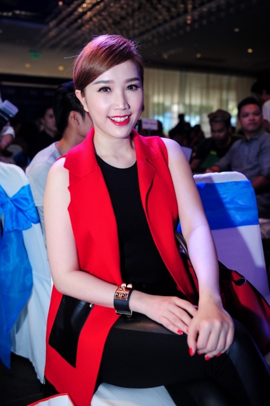 Hồ Ngọc Hà tươi trẻ trong sắc tím - 8 Công chúa bong bóng Bảo Thy xinh xắn
