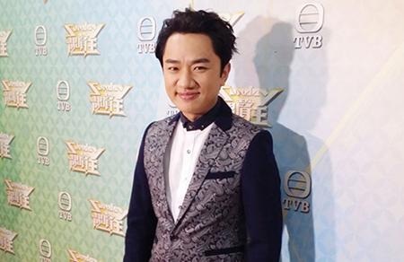 “Chú lùn” Vương Tổ Lam sẽ mua cả hòn đảo tặng vợ hoa hậu - 1 Vương Tổ Lam với tuyên bố gây sốc khi tham gia một chương trình của TVB
