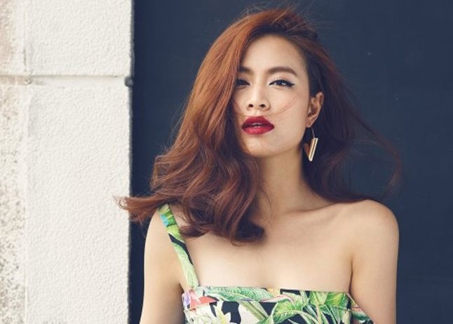 Những mỹ nhân Việt sở hữu đôi môi gợi cảm nhất - 7 Hoàng Thùy Linh không chỉ có thân hình nóng bỏng, cô còn sở hữu bờ môi vô cùng sexy.