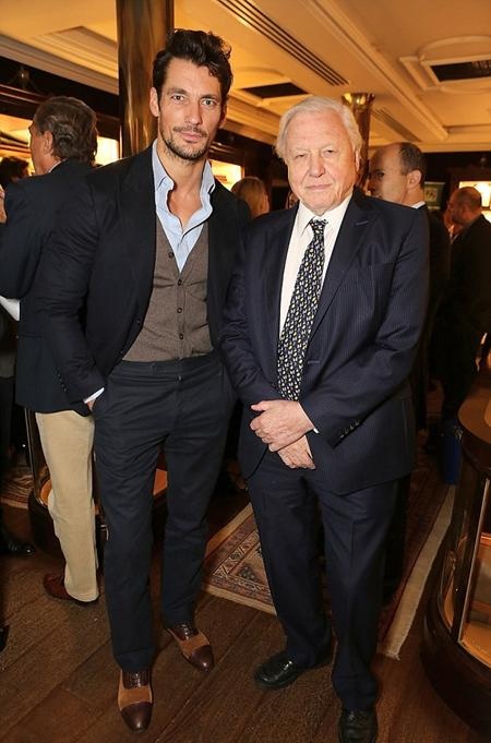 Cậu cả nhà Becks vui vẻ dự sự kiện cùng “Siêu Nhân” Henry Cavill - 3 Siêu mẫu David Gandy chụp ảnh cùng Sir David Attenborough