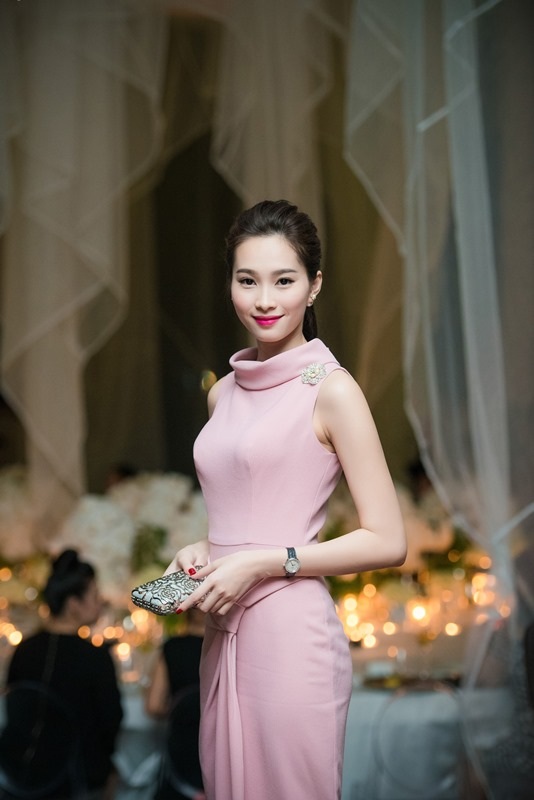 Ngẩn ngơ trước nét đẹp dịu dàng của Hoa hậu Đặng Thu Thảo - 2 Ngẩn ngơ trước nét đẹp dịu dàng của Hoa hậu Đặng Thu Thảo - 2
