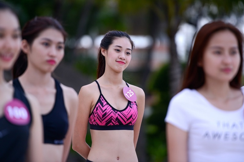 “Nữ hoàng tốc độ” Vũ Thị Hương tập thể lực cho thí sinh Hoa hậu Hoàn vũ Việt Nam - 7 Lẫn hào hứng của các thí sinh trong buổi rèn luyện thể lực này
