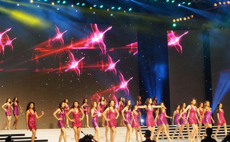 Phạm Thị Hương đăng quang Hoa hậu Hoàn Vũ Việt Nam - 4