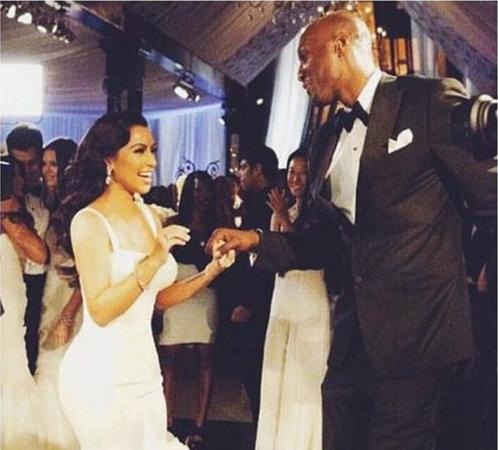 Sau cơn “thập tử nhất sinh”, em rể cô Kim bình phục một cách phi thường - 2 Kim Kardashian hạnh phúc đăng ảnh chúc mừng Lamar Odom hồi tỉnh