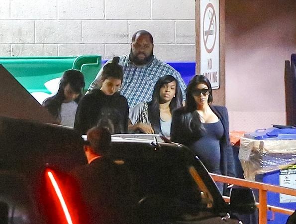 Sau cơn “thập tử nhất sinh”, em rể cô Kim bình phục một cách phi thường - 3 Các thành viên trong đại gia đình Kardashian đều đã tới Nevada thăm Lamar Odom