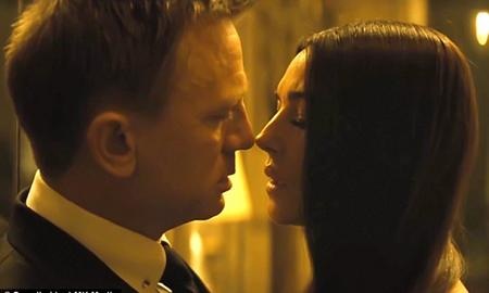 “Spectre” - bộ phim “đỉnh” nhất từ trước tới nay về James Bond - 5 … có lúc lại rất sâu lắng và lãng mạn bên Bond girl” Monica Bellucci