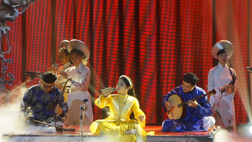 Hồng Minh trở thành Quán quân Giọng hát Việt nhí mùa 3 - 6