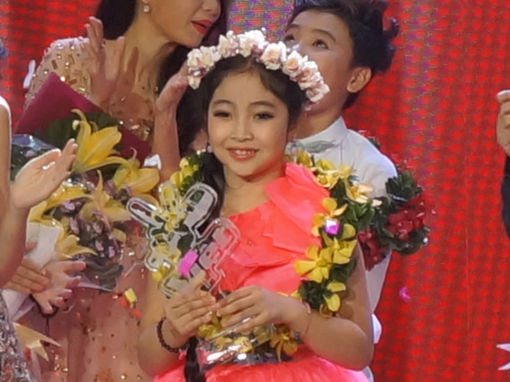 Hồng Minh trở thành Quán quân Giọng hát Việt nhí mùa 3 - 1