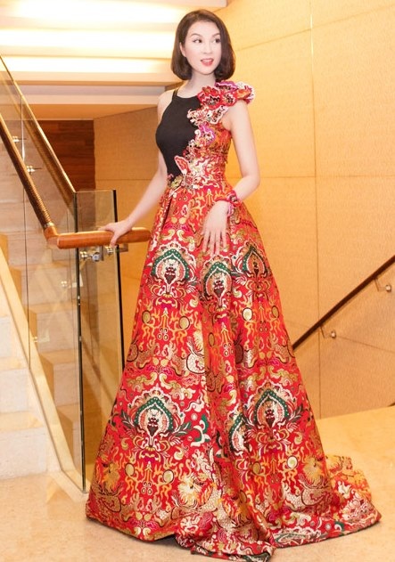 Top 10 mỹ nhân mặc đẹp nhất tuần - 7 Top 10 mỹ nhân mặc đẹp nhất tuần - 7