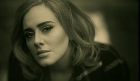 Adele vừa tái xuất ấn tượng với tuyệt phẩm “Hello”