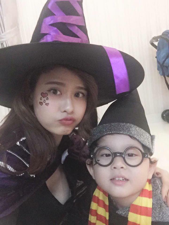 Nghệ sĩ Việt tưng bừng hóa trang đón Halloween - 7 Trương Quỳnh Anh và cậu con trai khá đáng yêu hóa thân phù thủy