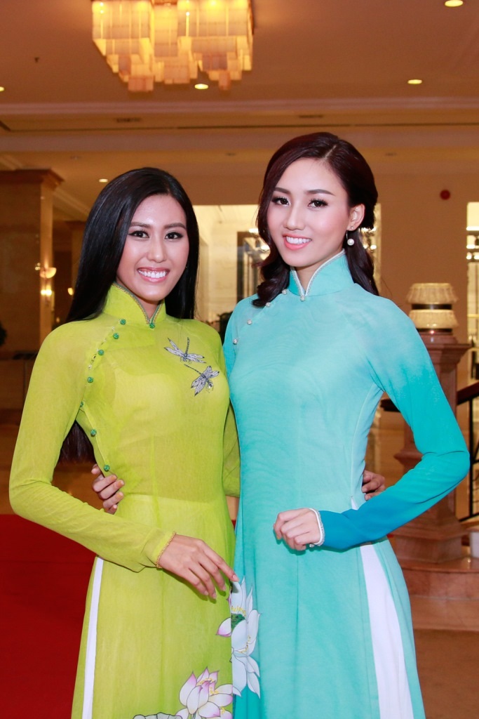 Á hậu Ngô Trà My quý phái với áo dài “Vương triều” - 9 Ngô Trúc Linh và Trà My