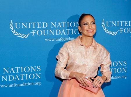Những sao Hollywood từng qua ba “lần đò” - 2 J.Lo đã trải qua ba cuộc hôn nhân với nam bồi bàn Ojani Noa, vũ công Cris Judd và ngôi sao ca nhạc Marc Anthony. Ngoài ra, Jennifer Lopez còn từng có quan hệ tình cảm với nhiều tên tuổi nổi tiếng như Sean Combs hay Ben Affleck.