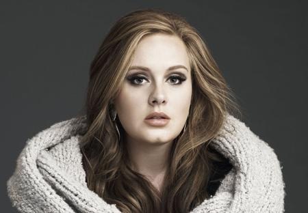 Có cùng năm sinh với Rihanna, “họa mi nước Anh” Adele là một ca sĩ, nhạc sĩ nổi tiếng toàn cầu. Bắt đầu sự nghiệp từ năm 2006, Adele đã giành được vô số giải thưởng âm nhạc, đặc biệt, nữ ca sĩ đã giành tới 6 giải Grammy cho bài hát tuyệt vời “Skyfall” trong bộ phim cùng tên. Hôm 20/11 năm nay, Adele đã chính thức cho ra mắt album thứ ba mang tên “25” và ngay lập tức xô đổ hàng loạt kỉ lục.