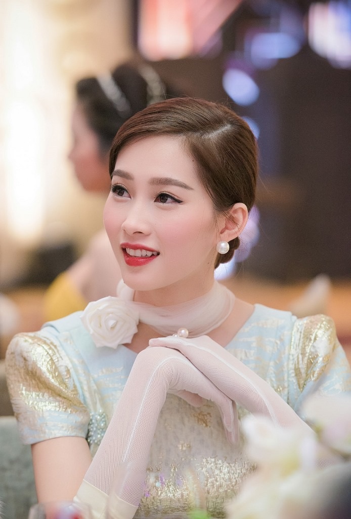 Cận cảnh vẻ đẹp ngày càng hoàn hảo của Đặng Thu Thảo