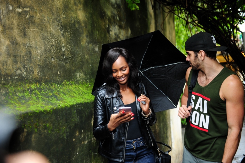 Bất ngờ với hình ảnh Quán quân Next Top Model Mỹ trên đường phố Hội An - 4