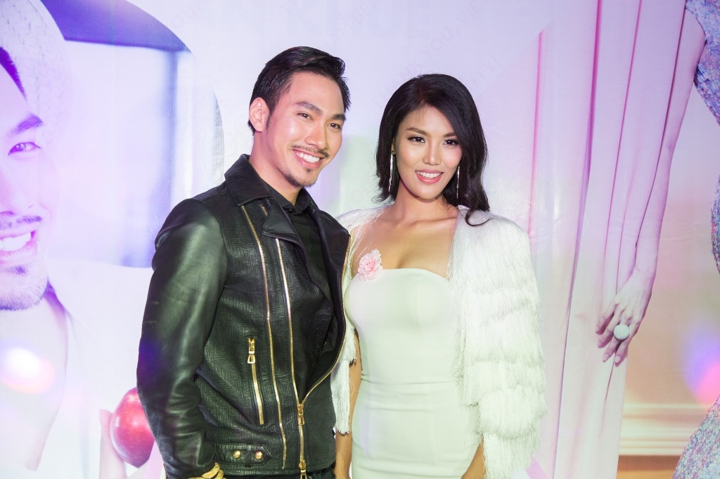 Hồ Ngọc Hà xinh đẹp đến chúc mừng Lan Khuê - 2 Hồ Ngọc Hà xinh đẹp đến chúc mừng Lan Khuê - 2