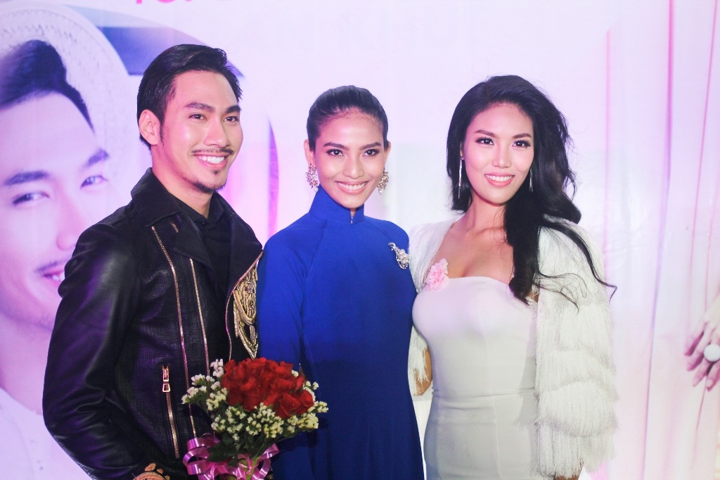 Hồ Ngọc Hà xinh đẹp đến chúc mừng Lan Khuê - 6 
Á hậu Trương Thị May cũng dành thời gian đến chúc mừng Lan Khuê, cả hai vui mừng khi gặp nhau trong bữa tiệc.