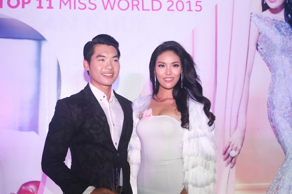 Hồ Ngọc Hà xinh đẹp đến chúc mừng Lan Khuê - 7 Người mẫu, diễn viên Trương Nam Thành cũng có mặt