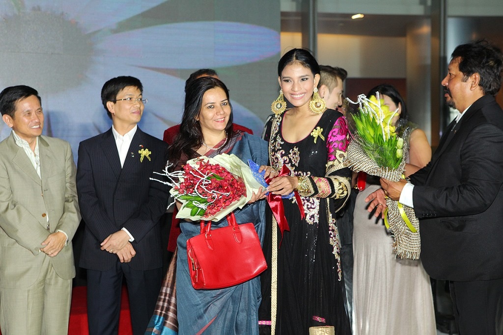 Trương Thị May hóa cô gái Ấn Độ - 9